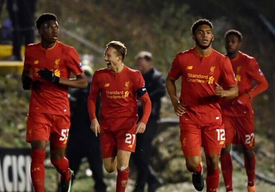 英超战报：亚当斯中圈吊门，勒菲传射，桑德兰3-2伯恩茅斯（英超快讯：亚当斯中圈吊射，勒菲传射建功，桑德兰3-2伯恩茅斯）