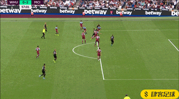 刷新得分生涯之夜！乔治20中12得到39分6篮板8助攻（乔治20投12中轰39分6板8助，上演生涯之夜）