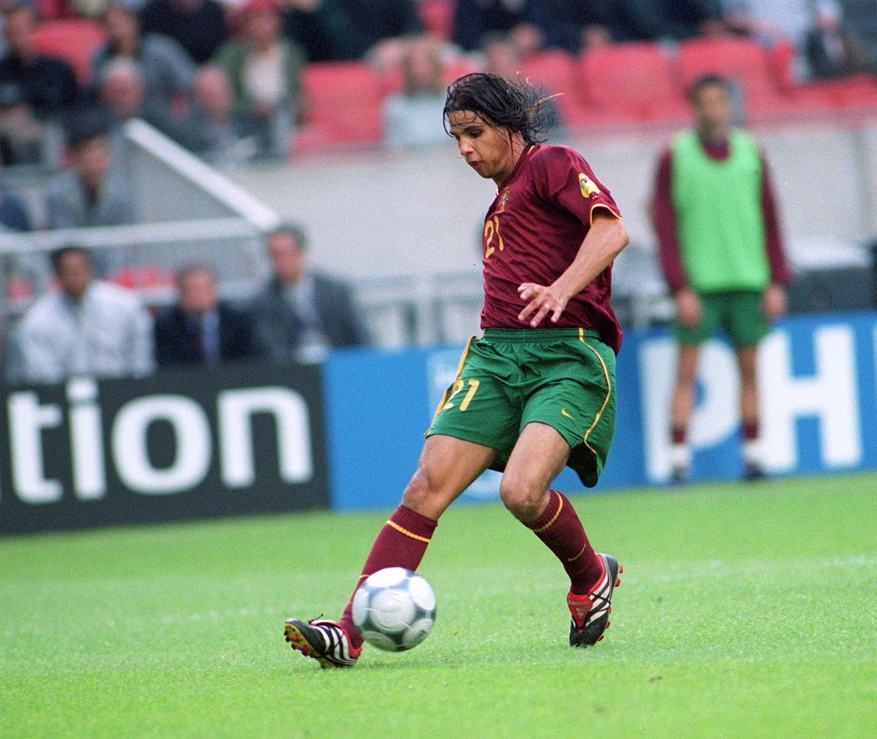 莱万：我经常带伤上场，肋骨骨折也硬撑；不着急决定未来（莱万：带伤出战成常态，肋骨骨折也咬牙撑；未来去向不急于定）