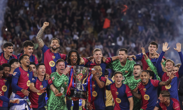 侯森：真不想看到一次次从门里捡球了；我们离不了球迷的支持（侯森：不想再一次次从球门里捡球，球队离不开球迷的支持）