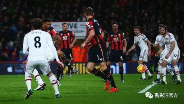 穆里尼奥提前送出圣诞礼物？两小将欧冠迎本菲卡一线队首秀（穆帅圣诞提前到？两小将欧冠对本菲卡完成一线队首秀）