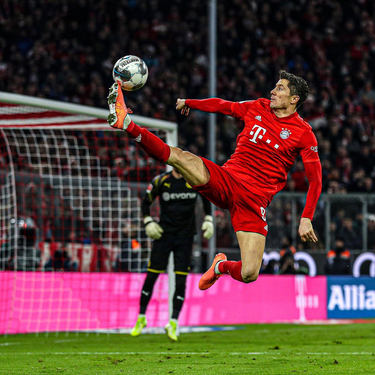 东体：邵佳一在推进国足新老交替过程中需要打造“嫡系部队”（东体：邵佳一推进国足新老更替，亟需组建自己的核心班底）