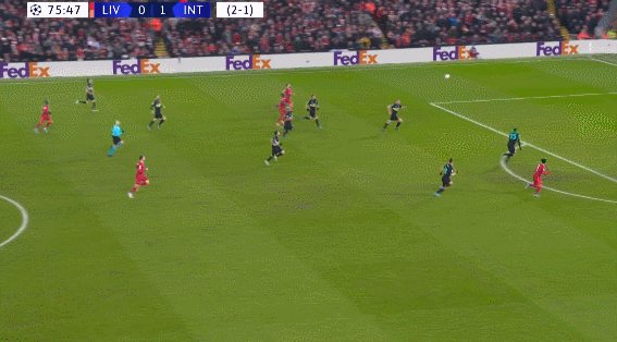 曼联旧将梅开二度：欧冠导演逆袭好戏，20场造17球太犀利（前曼联球员双响助欧冠逆袭，20战造17球火力爆棚）