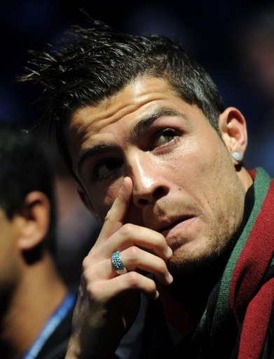 欧冠本周最佳阵容：马杜埃凯、孔德、格林伍德、卡尔在列（欧冠周最佳阵容揭晓：马杜埃凯、孔德、格林伍德、卡尔上榜）