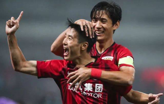 砸歪篮筐！湖人大将6中1怒砍2分 正负值-15队内最低