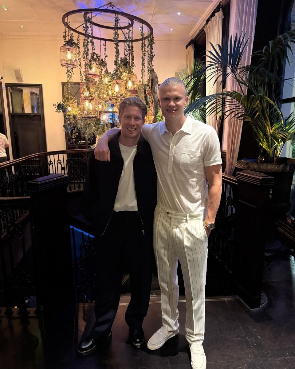 DO：蓝军曾经拒绝一家欧洲豪门对内托的询价，他不缺乏追求者（DO：欧洲豪门曾询价内托遭蓝军拒绝，这位门将不愁下家）