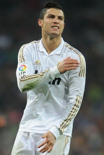 东体：国足年轻化不是面子工程，塞鸟、侯永永等应有一席之地（东体：国足年轻化非作秀，塞鸟、侯永永等应获入选机会）